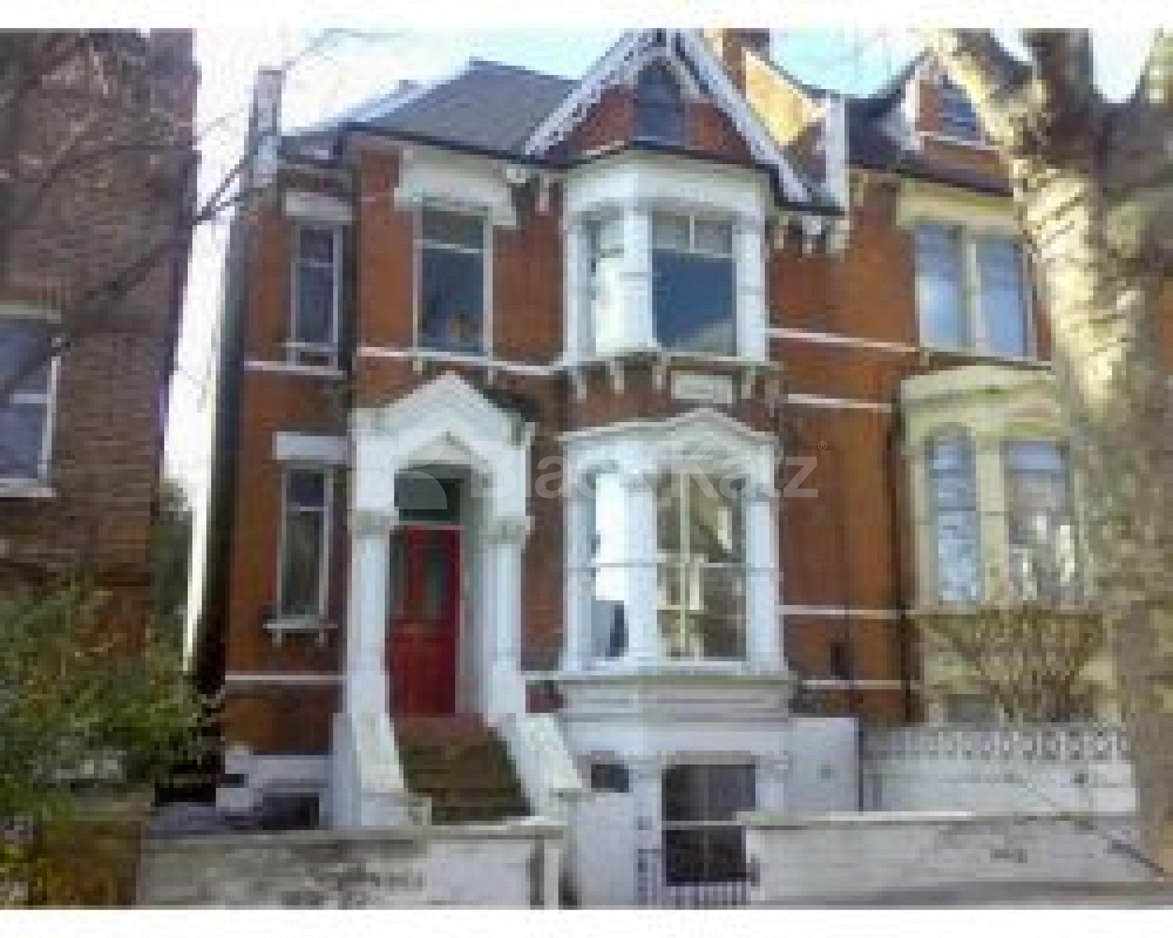 			2 Bedroom, 1 bath, 1 reception Flat			 Ferme Park Road, CROUCH END/FINSBURY PARK N4 N4
